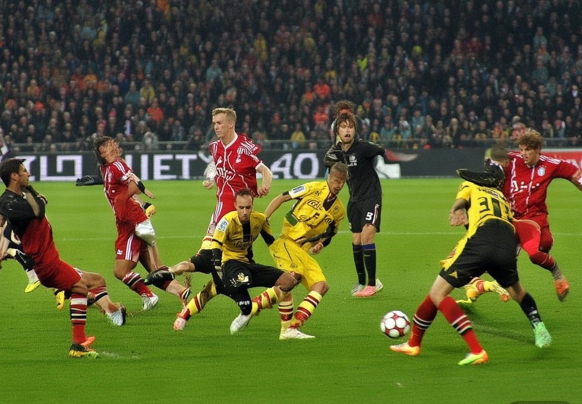 拜仁多特德甲巅峰对决：战术对决与球星争霸史(图2)